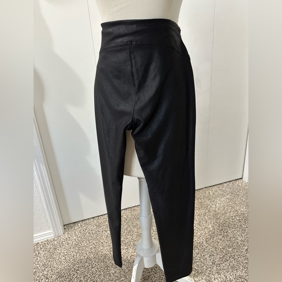 Textured Leather Leggings - Picture 4 of 5